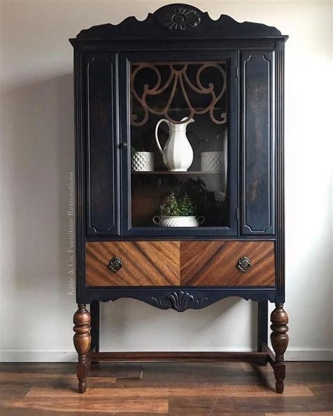 are china closets going out of style